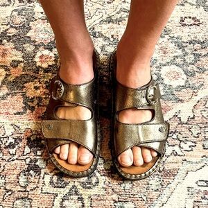 •FINN COMFORT• Sansibar Bronze Leather Sandal